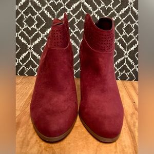 Violet & Red Jackson Burgundy Booties 7.5 NWOT